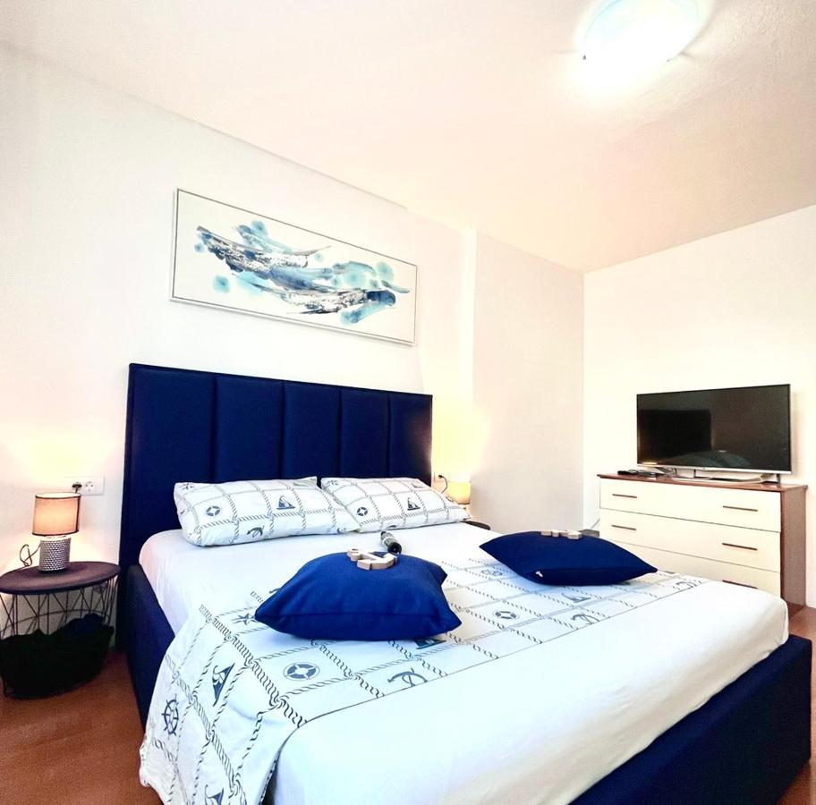 Luana Lux Apartment พูลา ภายนอก รูปภาพ