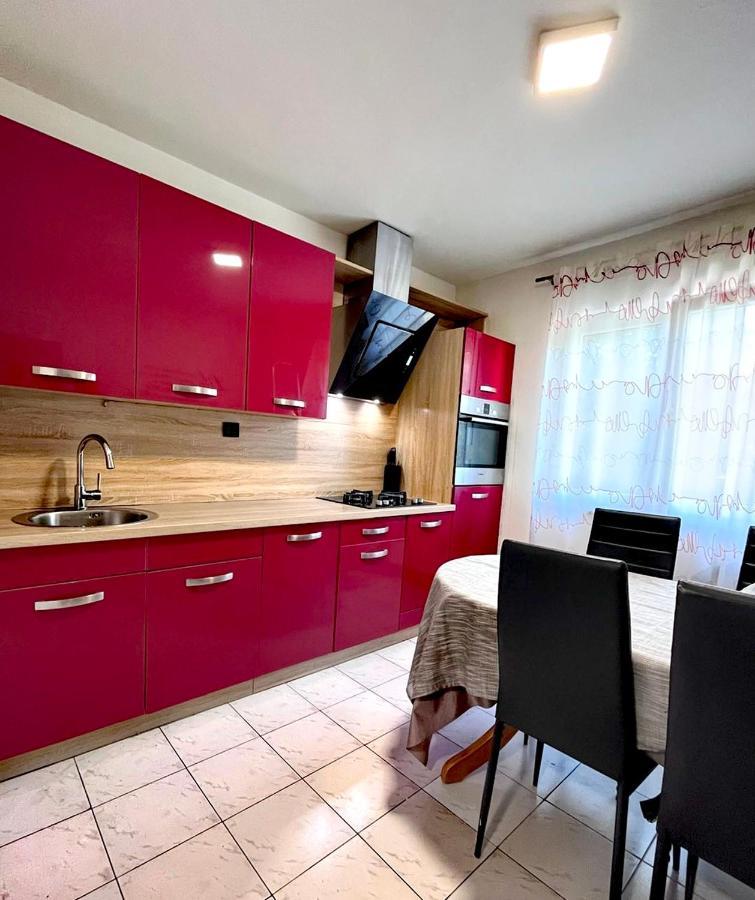 Luana Lux Apartment พูลา ภายนอก รูปภาพ